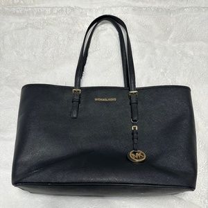 Michael Kors Jet Set Saffiano Travel Bag